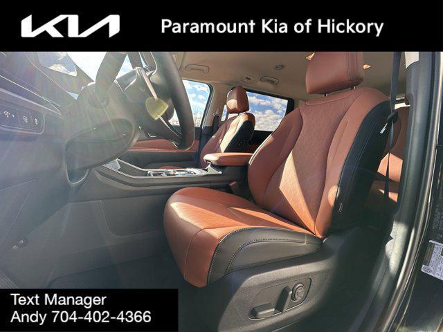 new 2025 Kia Carnival Hybrid car, priced at $44,360