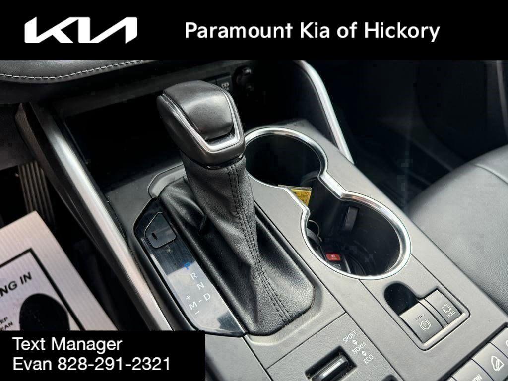 used 2021 Toyota Highlander car, priced at $24,694