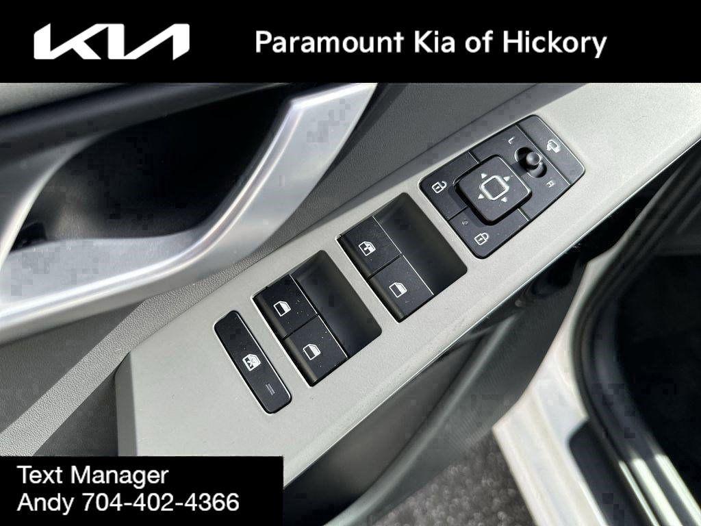 new 2025 Kia Niro car, priced at $29,900