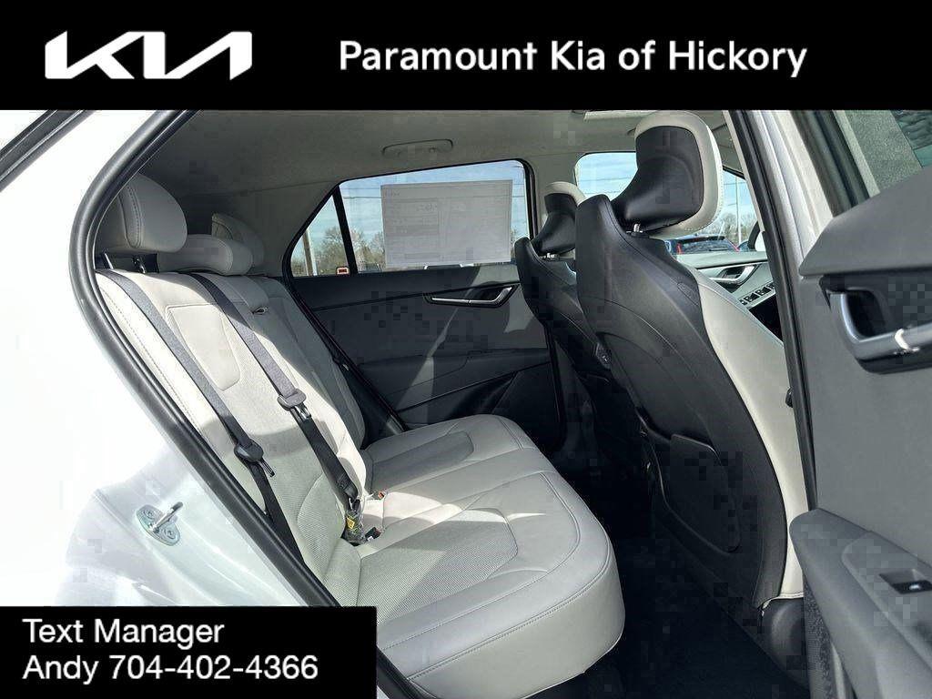 new 2025 Kia Niro car, priced at $29,900