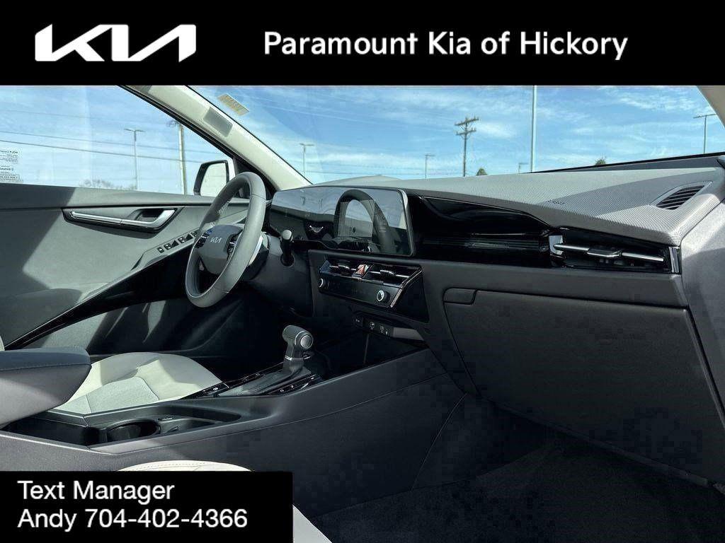 new 2025 Kia Niro car, priced at $32,035