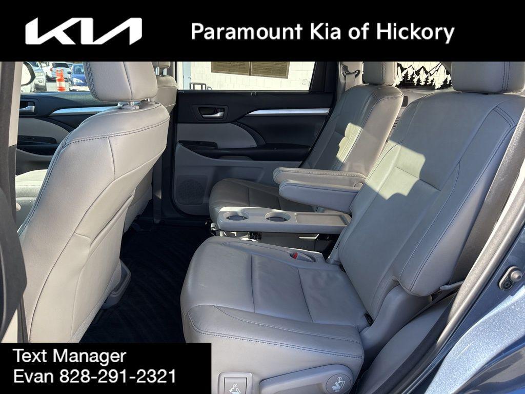 used 2018 Toyota Highlander car, priced at $22,700