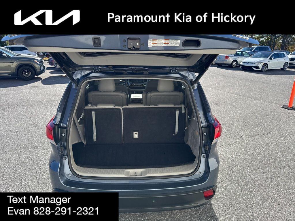 used 2018 Toyota Highlander car, priced at $22,700