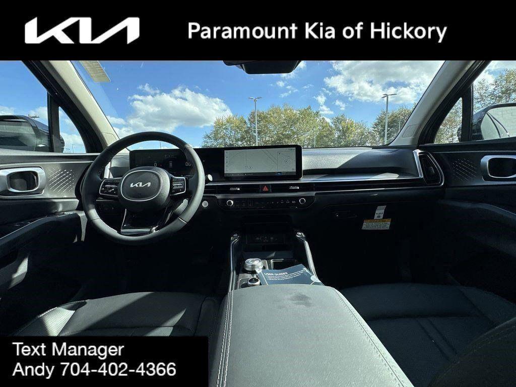 new 2025 Kia Sorento Hybrid car, priced at $42,090