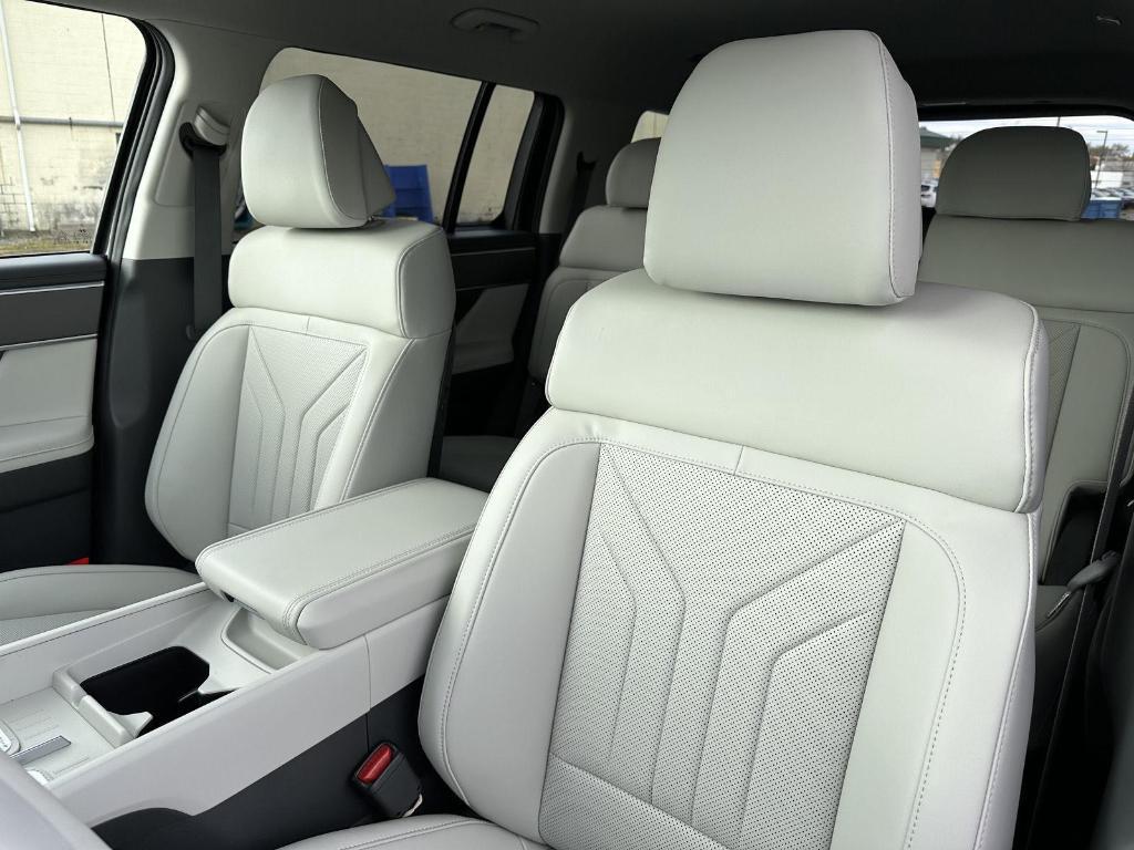 new 2026 Hyundai SANTA FE HEV car, priced at $41,860