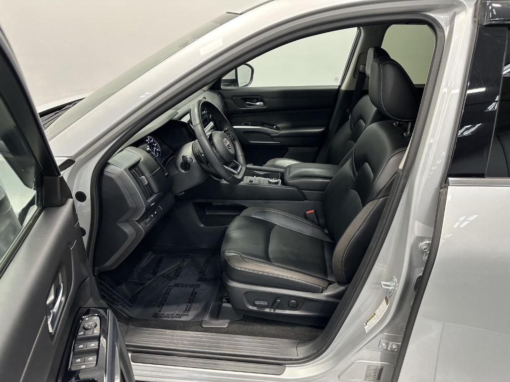 used 2022 Nissan Pathfinder car, priced at $25,495