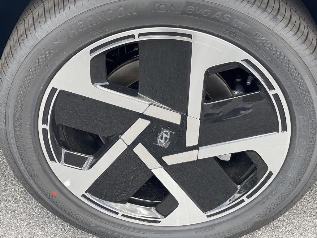 new 2026 Hyundai IONIQ 9 car, priced at $77,510