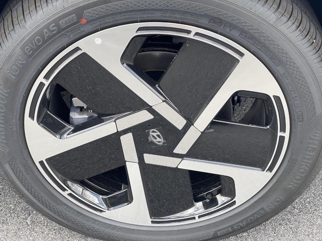 new 2026 Hyundai IONIQ 9 car, priced at $77,510