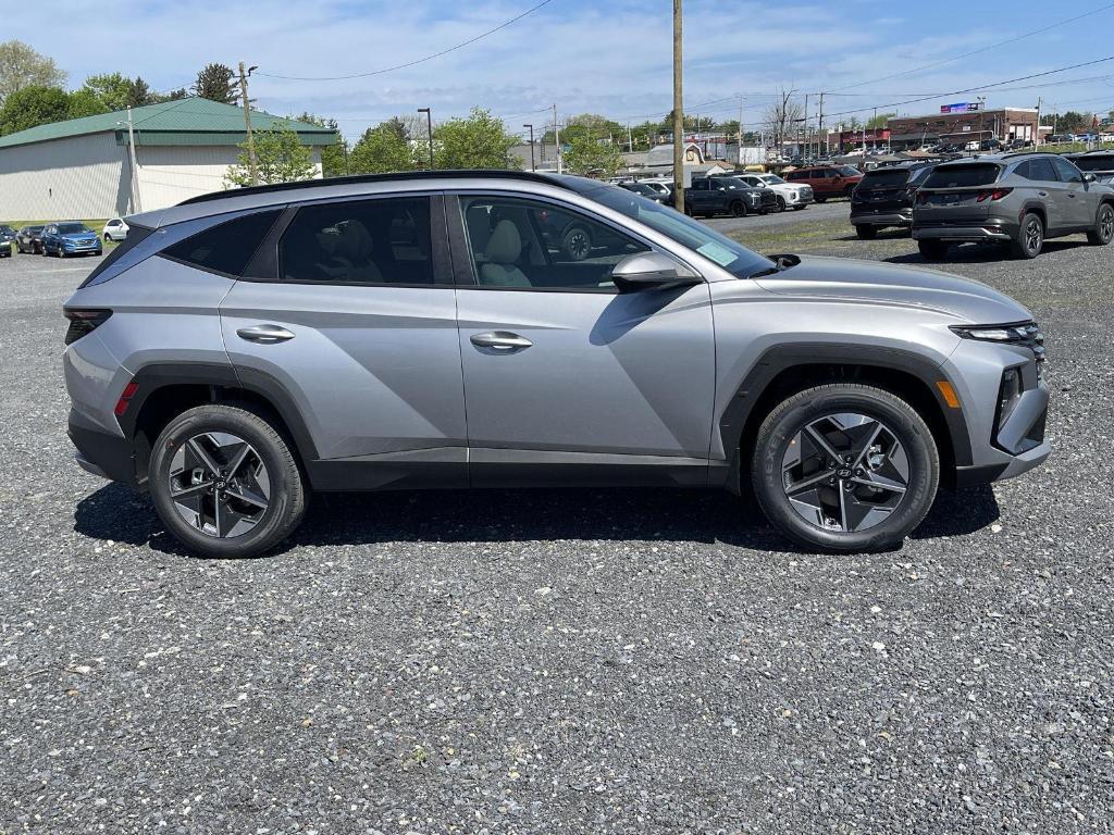 new 2025 Hyundai TUCSON Hybrid car, priced at $37,686