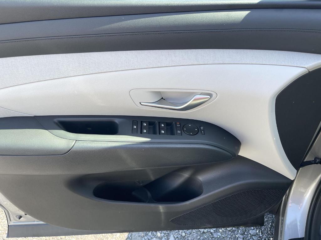 new 2025 Hyundai TUCSON Hybrid car, priced at $37,686