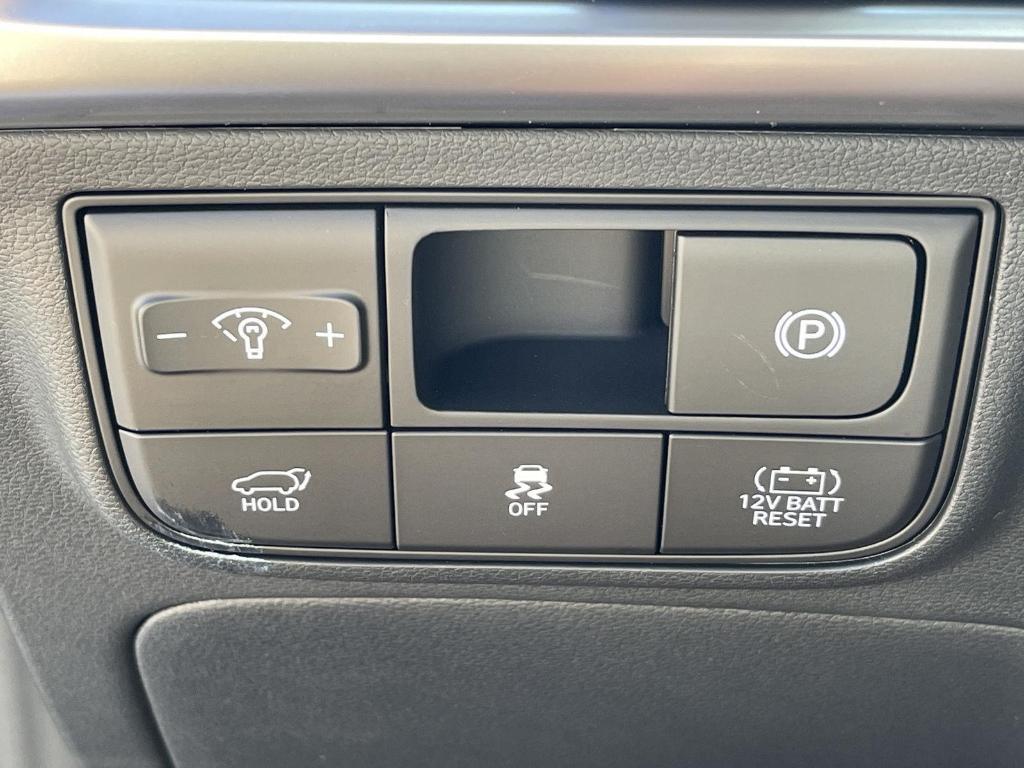 new 2025 Hyundai TUCSON Hybrid car, priced at $38,167