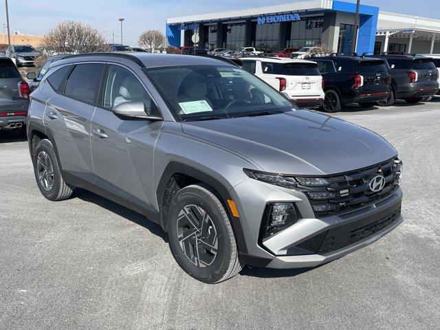 new 2025 Hyundai TUCSON Hybrid car, priced at $35,375