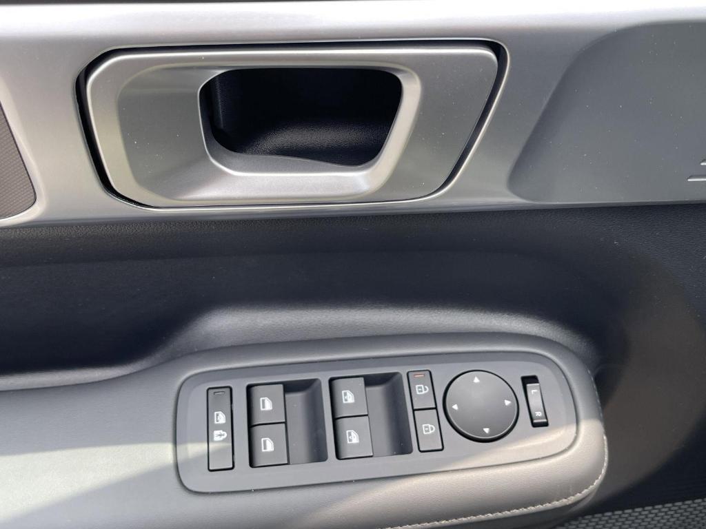 new 2025 Hyundai Santa Fe car, priced at $39,645