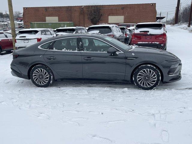 new 2025 Hyundai Sonata Hybrid car, priced at $32,730