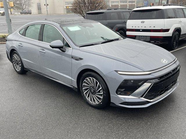 new 2025 Hyundai Sonata Hybrid car, priced at $39,185