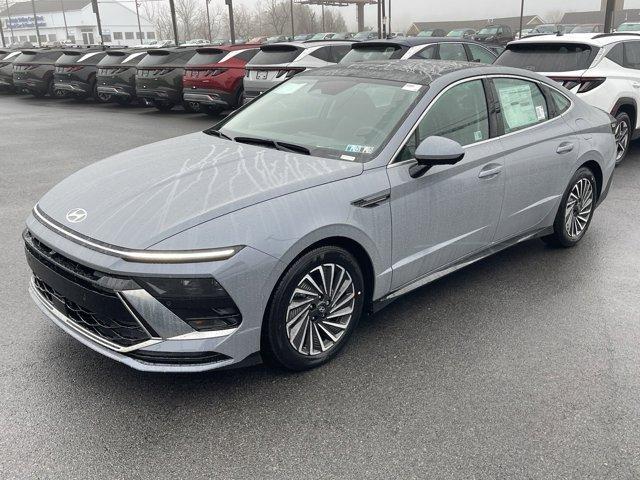 new 2025 Hyundai Sonata Hybrid car, priced at $39,185