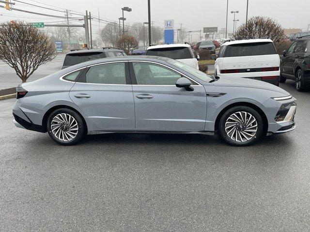 new 2025 Hyundai Sonata Hybrid car, priced at $39,185