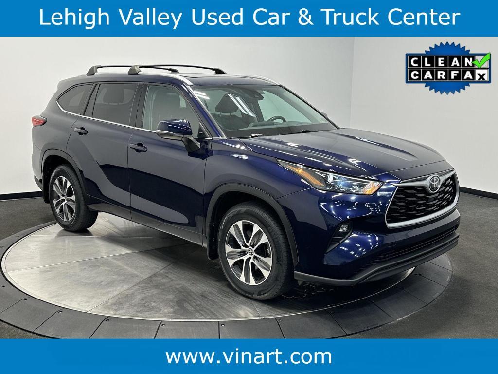 used 2022 Toyota Highlander car, priced at $37,995