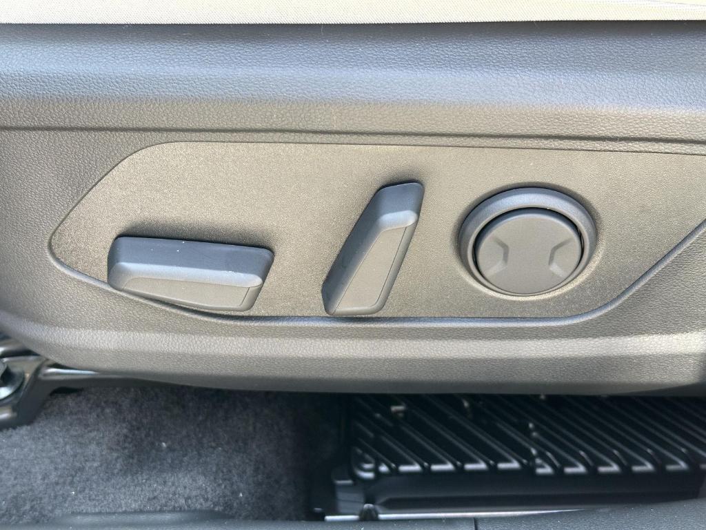 new 2025 Hyundai TUCSON Hybrid car, priced at $43,439