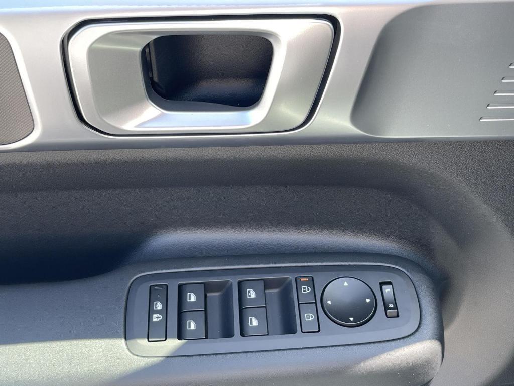 new 2026 Hyundai SANTA FE HEV car, priced at $40,020