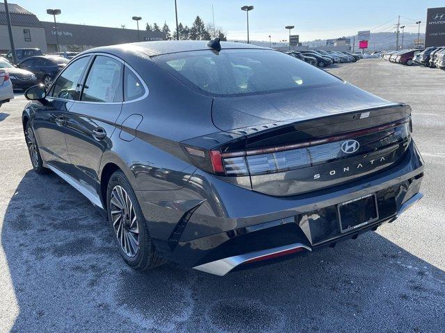 new 2025 Hyundai Sonata Hybrid car, priced at $39,400