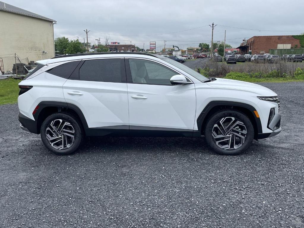 new 2025 Hyundai TUCSON Hybrid car, priced at $43,020