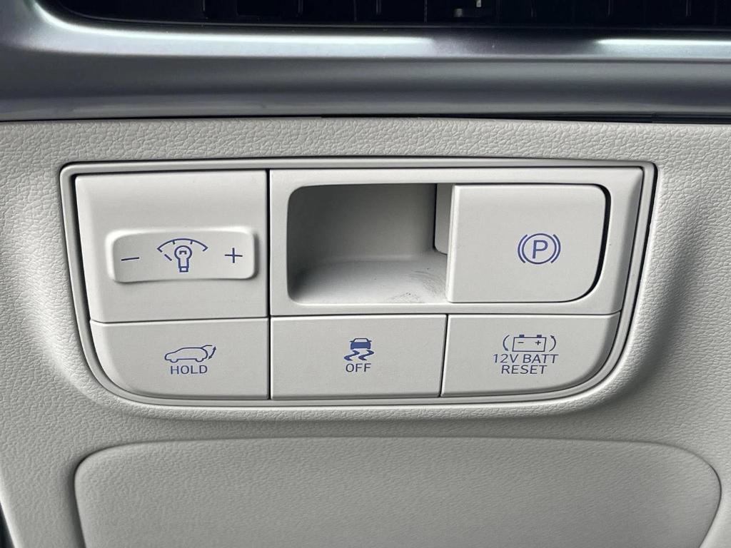 new 2025 Hyundai TUCSON Hybrid car, priced at $43,020
