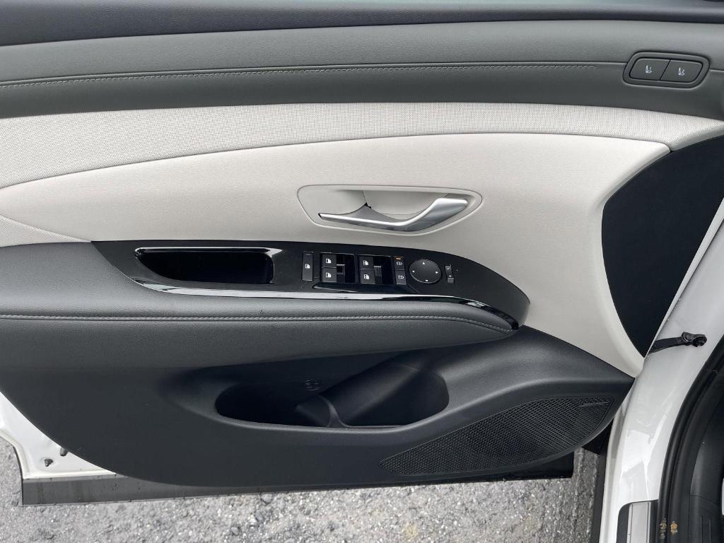 new 2025 Hyundai TUCSON Hybrid car, priced at $43,020