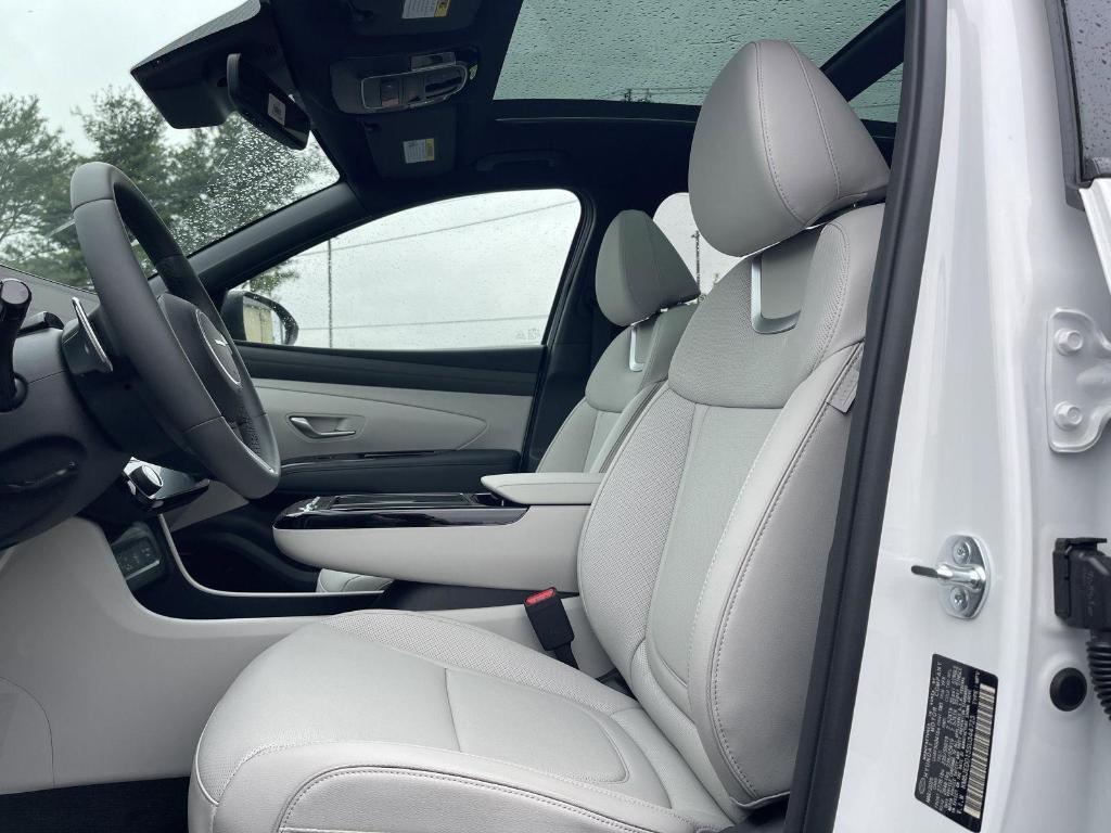 new 2025 Hyundai TUCSON Hybrid car, priced at $43,020