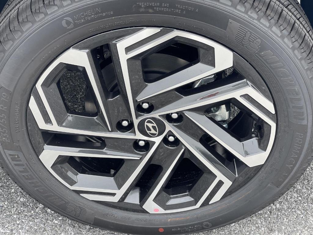 new 2025 Hyundai Tucson car, priced at $40,945