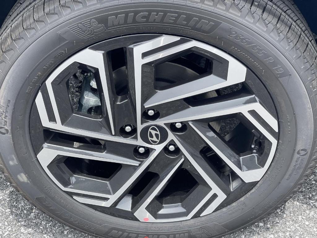 new 2025 Hyundai Tucson car, priced at $40,945