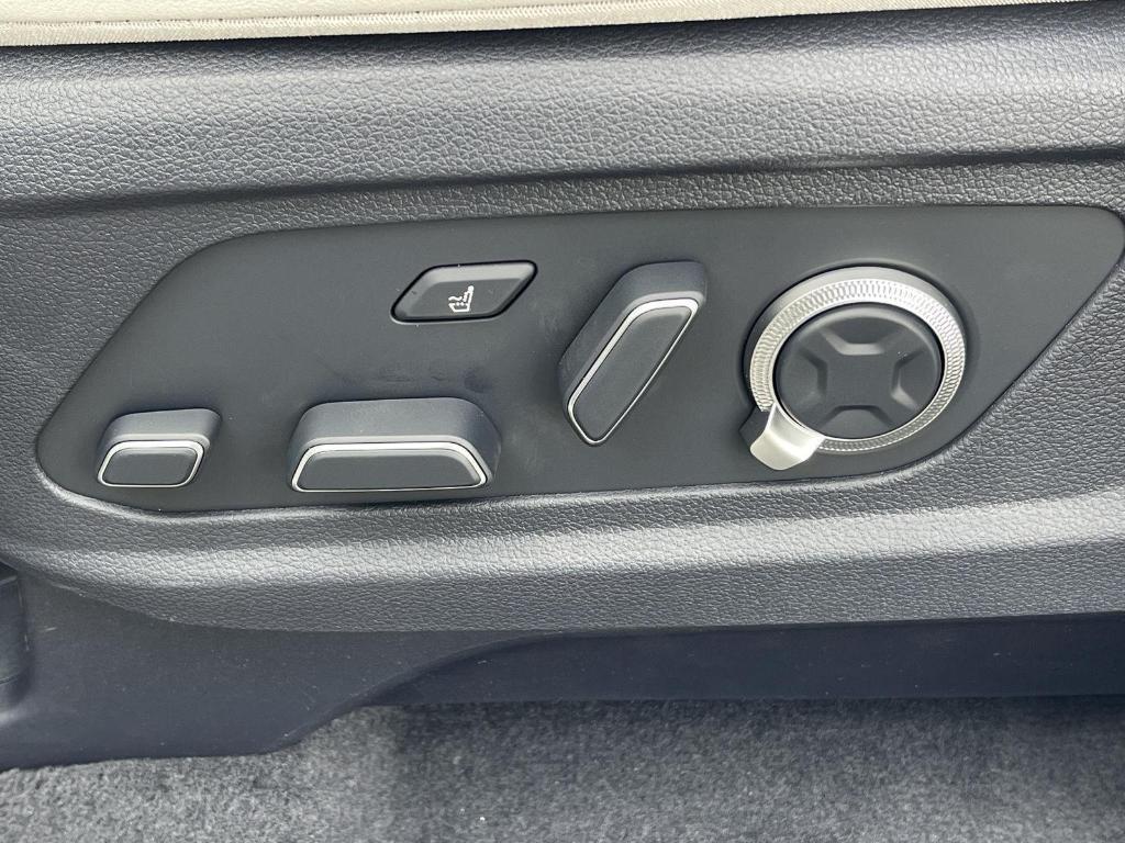 new 2025 Hyundai Palisade car, priced at $54,123