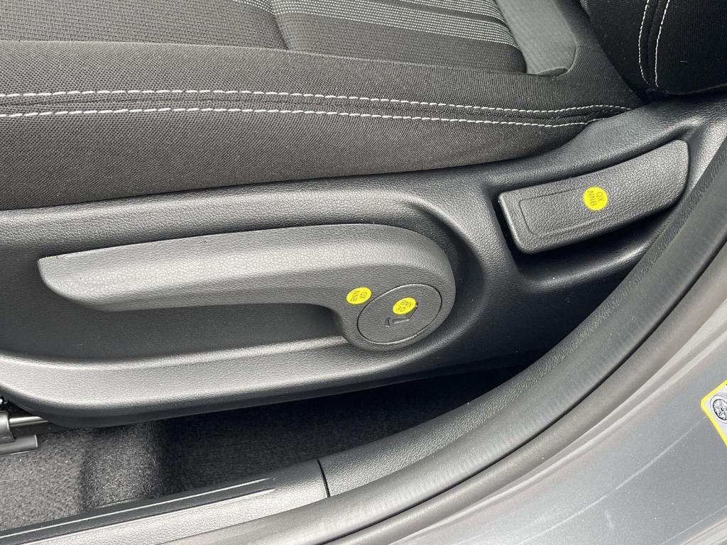 new 2025 Hyundai Venue car, priced at $23,739