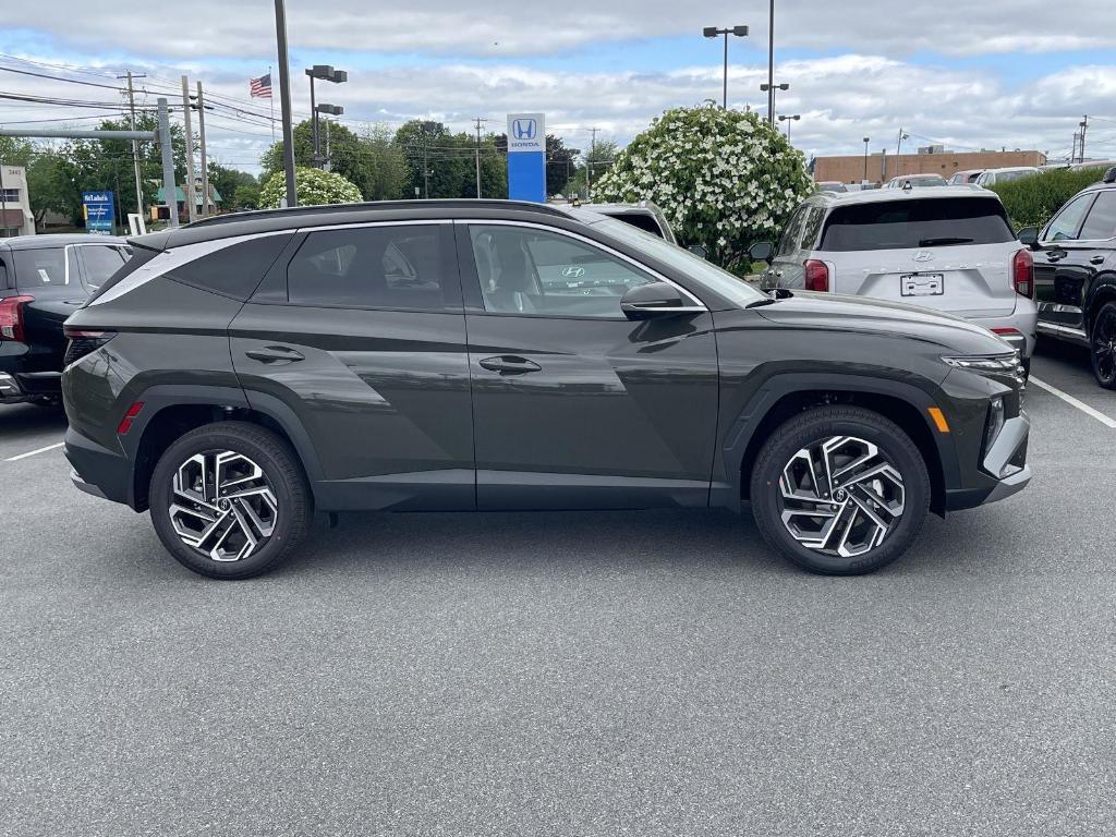 new 2025 Hyundai Tucson car, priced at $41,254