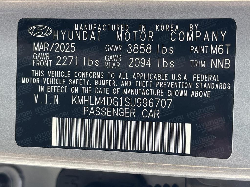 new 2025 Hyundai Elantra car, priced at $24,339