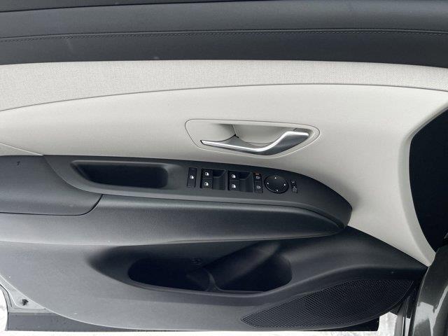 new 2025 Hyundai TUCSON Hybrid car, priced at $37,535
