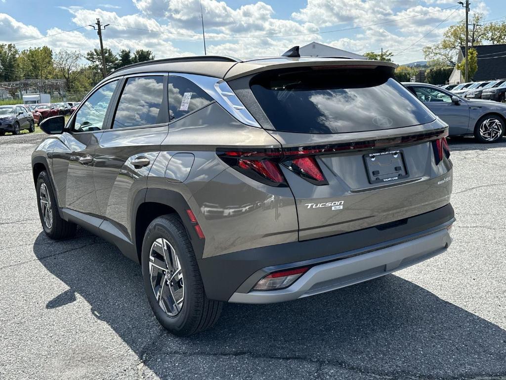 new 2025 Hyundai TUCSON Hybrid car, priced at $35,157