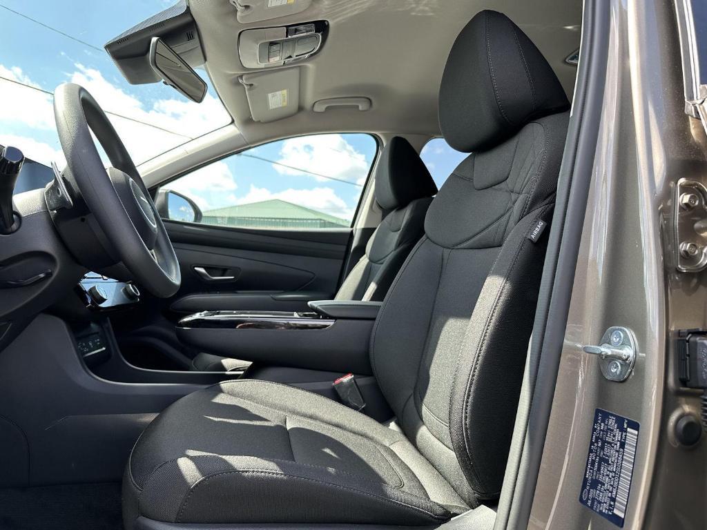 new 2025 Hyundai TUCSON Hybrid car, priced at $35,157