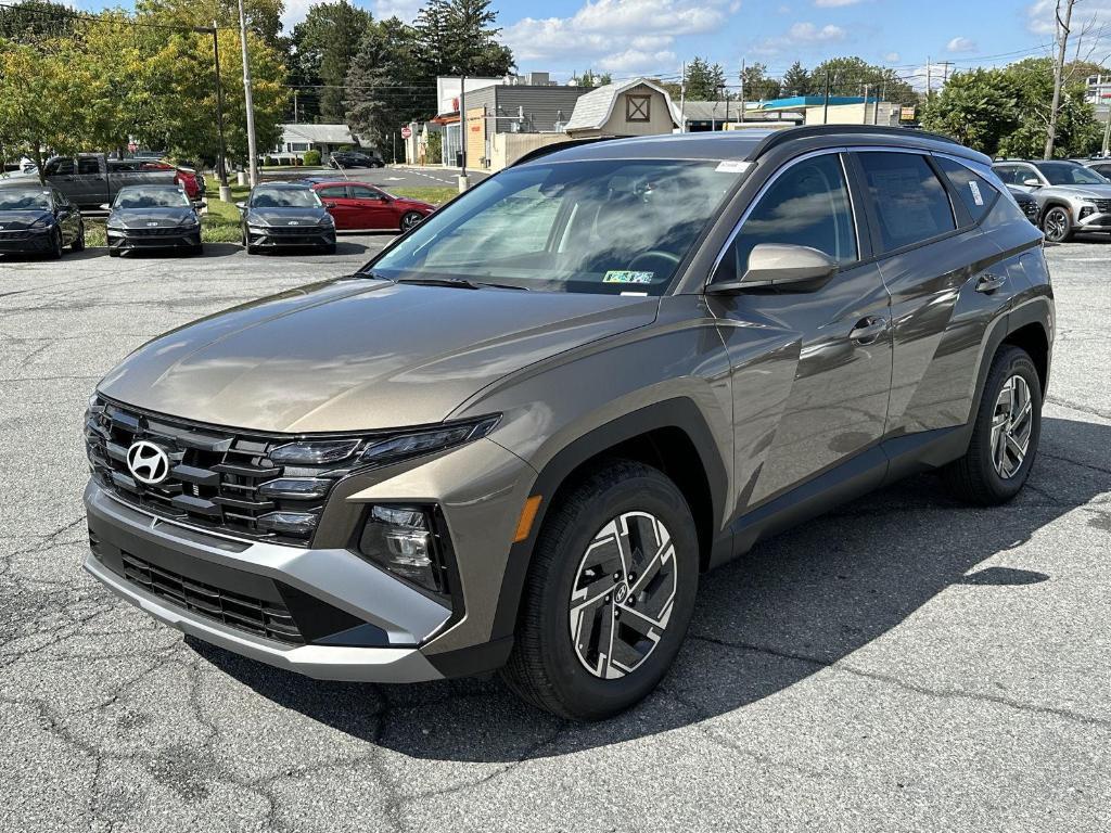 new 2025 Hyundai TUCSON Hybrid car, priced at $35,157