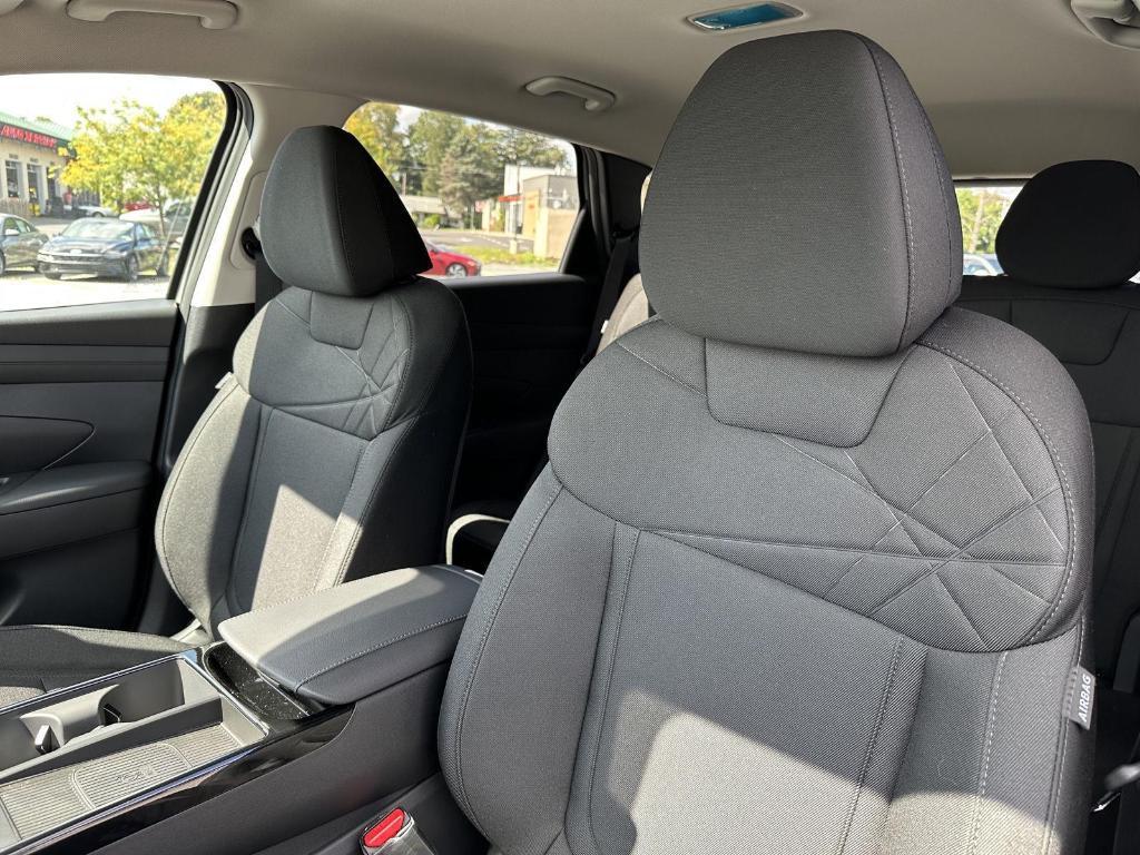 new 2025 Hyundai TUCSON Hybrid car, priced at $35,157