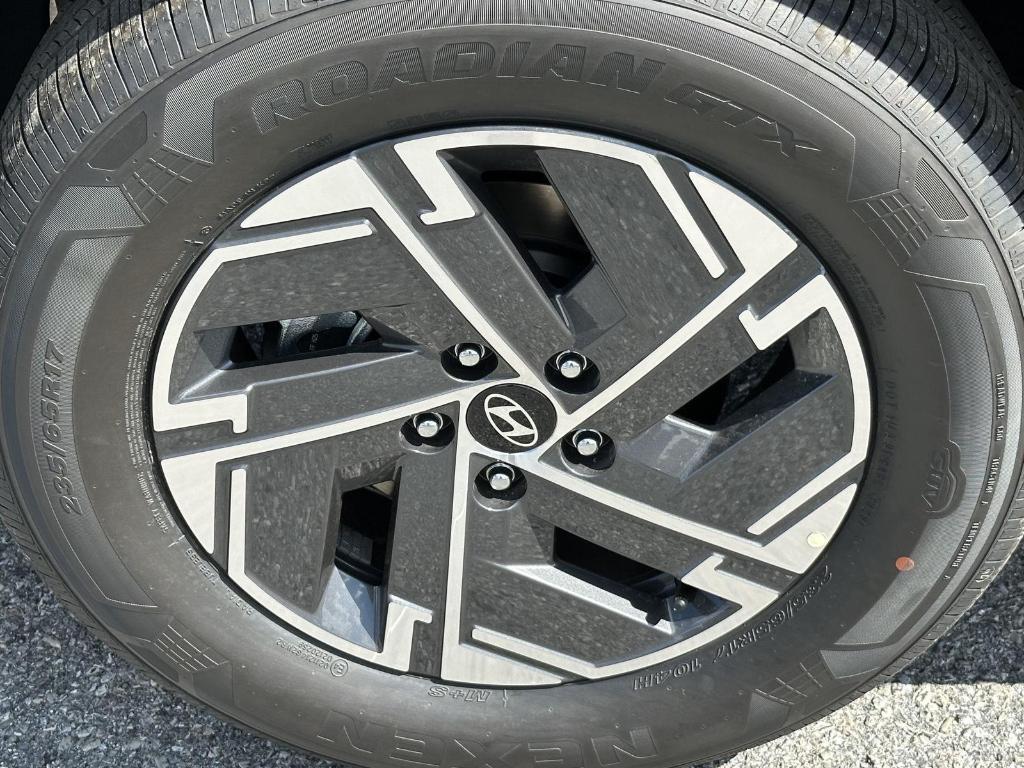 new 2025 Hyundai TUCSON Hybrid car, priced at $35,157