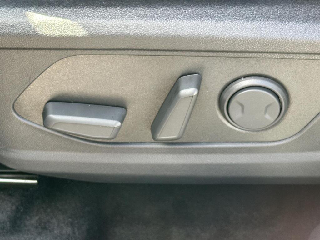 new 2025 Hyundai TUCSON Hybrid car, priced at $35,157