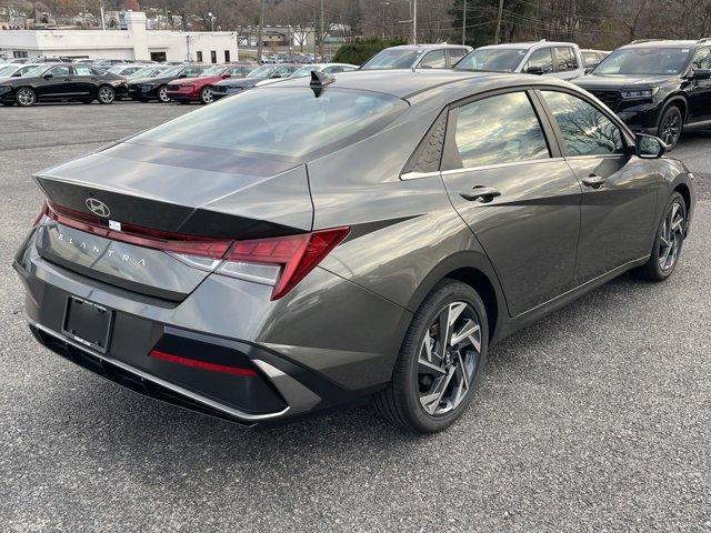 new 2025 Hyundai Elantra car, priced at $27,270