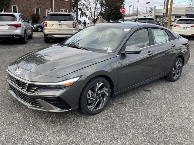 new 2025 Hyundai Elantra car, priced at $27,270