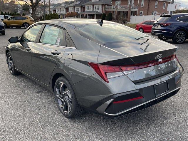 new 2025 Hyundai Elantra car, priced at $27,270