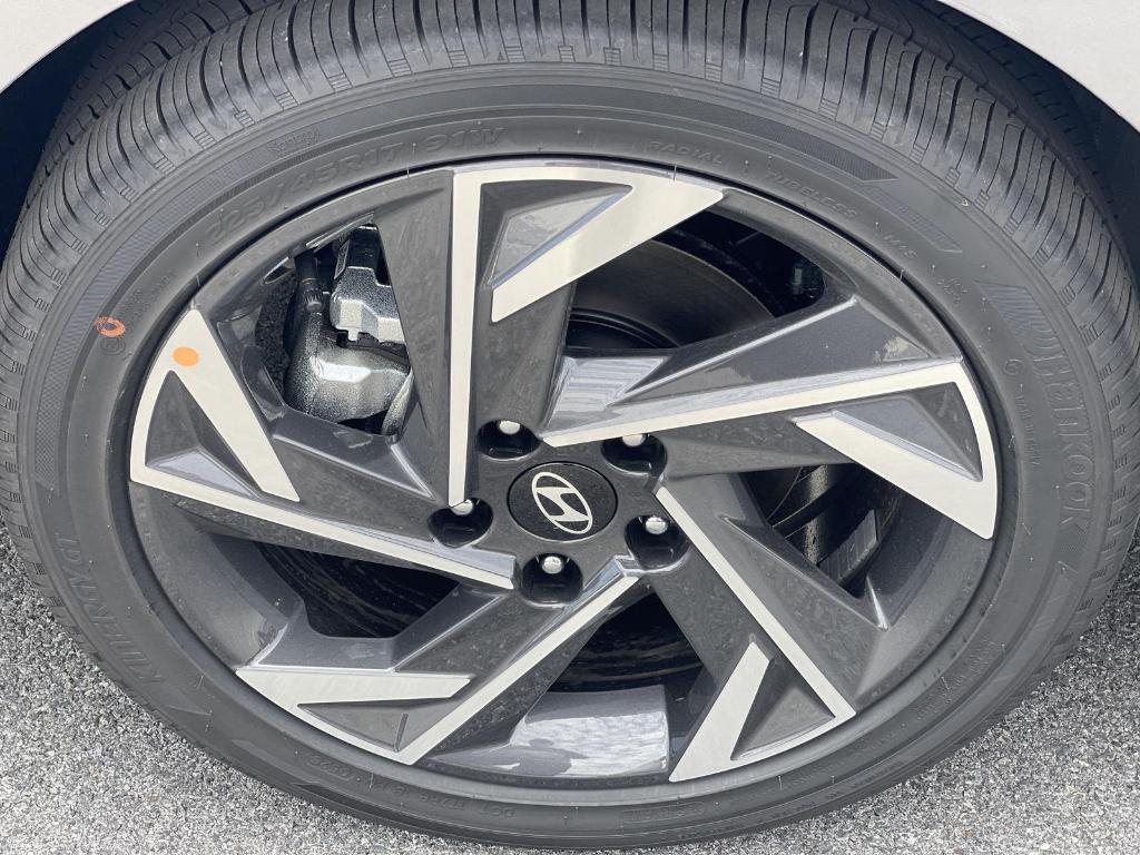new 2025 Hyundai ELANTRA HEV car, priced at $31,090