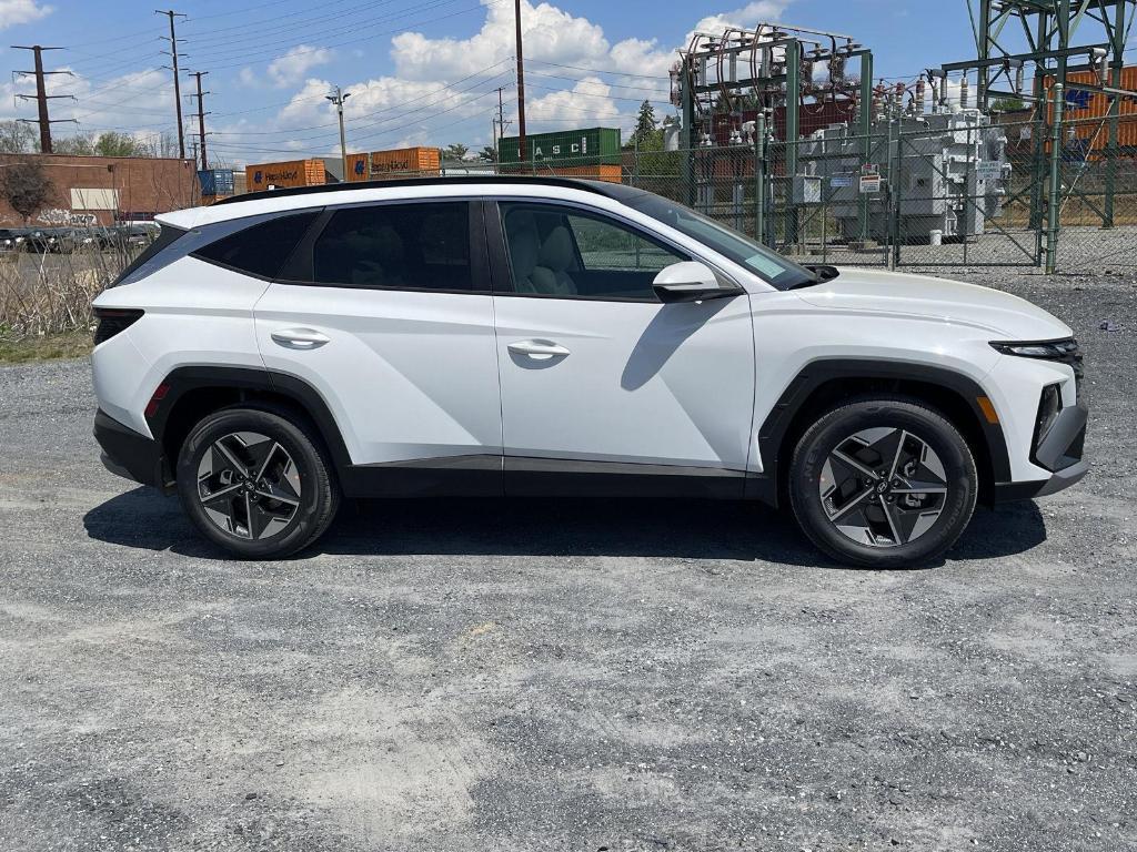 new 2025 Hyundai TUCSON Hybrid car, priced at $38,173