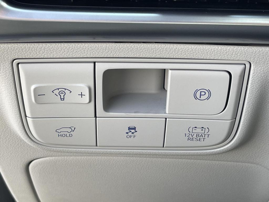 new 2025 Hyundai TUCSON Hybrid car, priced at $38,173