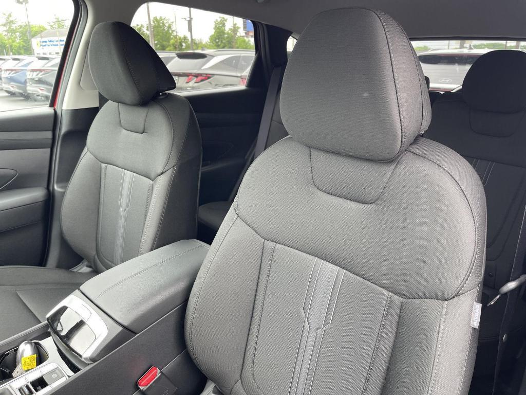 new 2025 Hyundai Tucson car, priced at $33,948