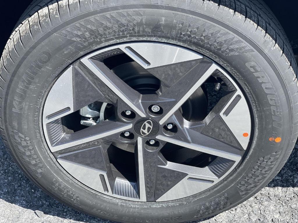 new 2025 Hyundai Tucson car, priced at $33,246